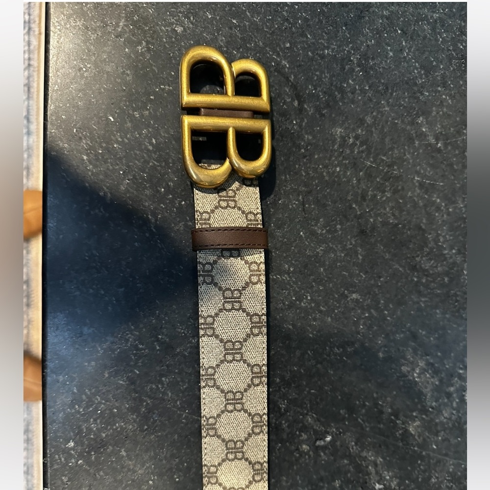 Balenciaga/ Gucci hacker collection belt size 95 with box and all